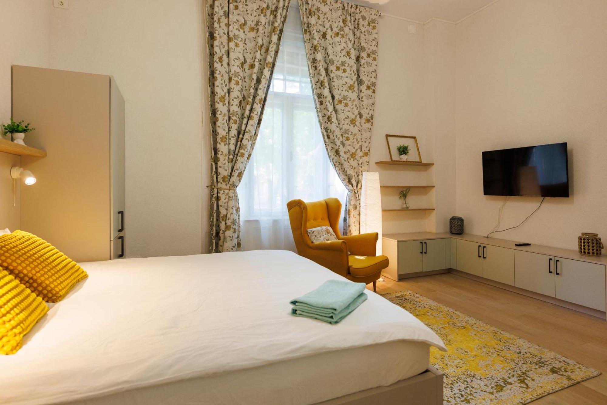 טימישוארה Victoriei Square Apartment מראה חיצוני תמונה